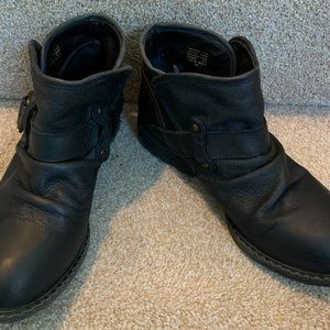 Report Theodora black leather ankle boots / booties, Size 7.5 Medium.